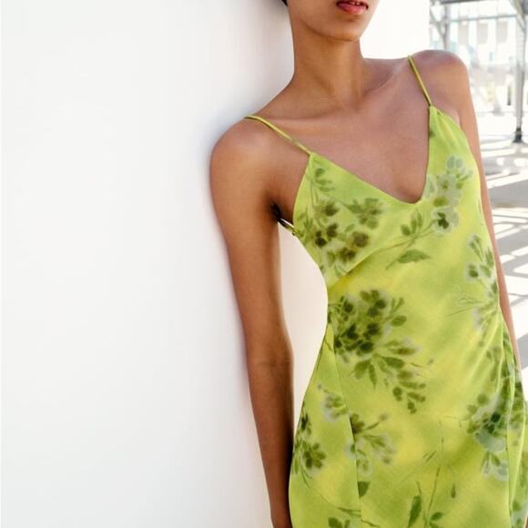 ZARA BLOGGER FAVORITE PRINTED MIDI DRESS - Picture 7 of 12